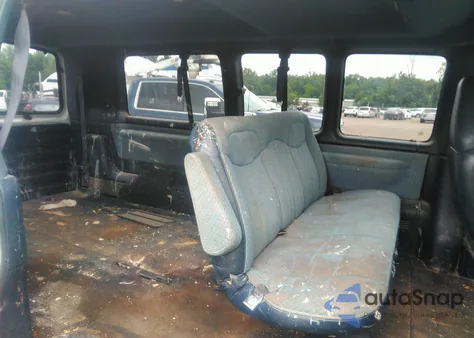 1999 GMC Savana Standard z USA, uszkodzony, nr VIN 1GJHG35R7X1046624